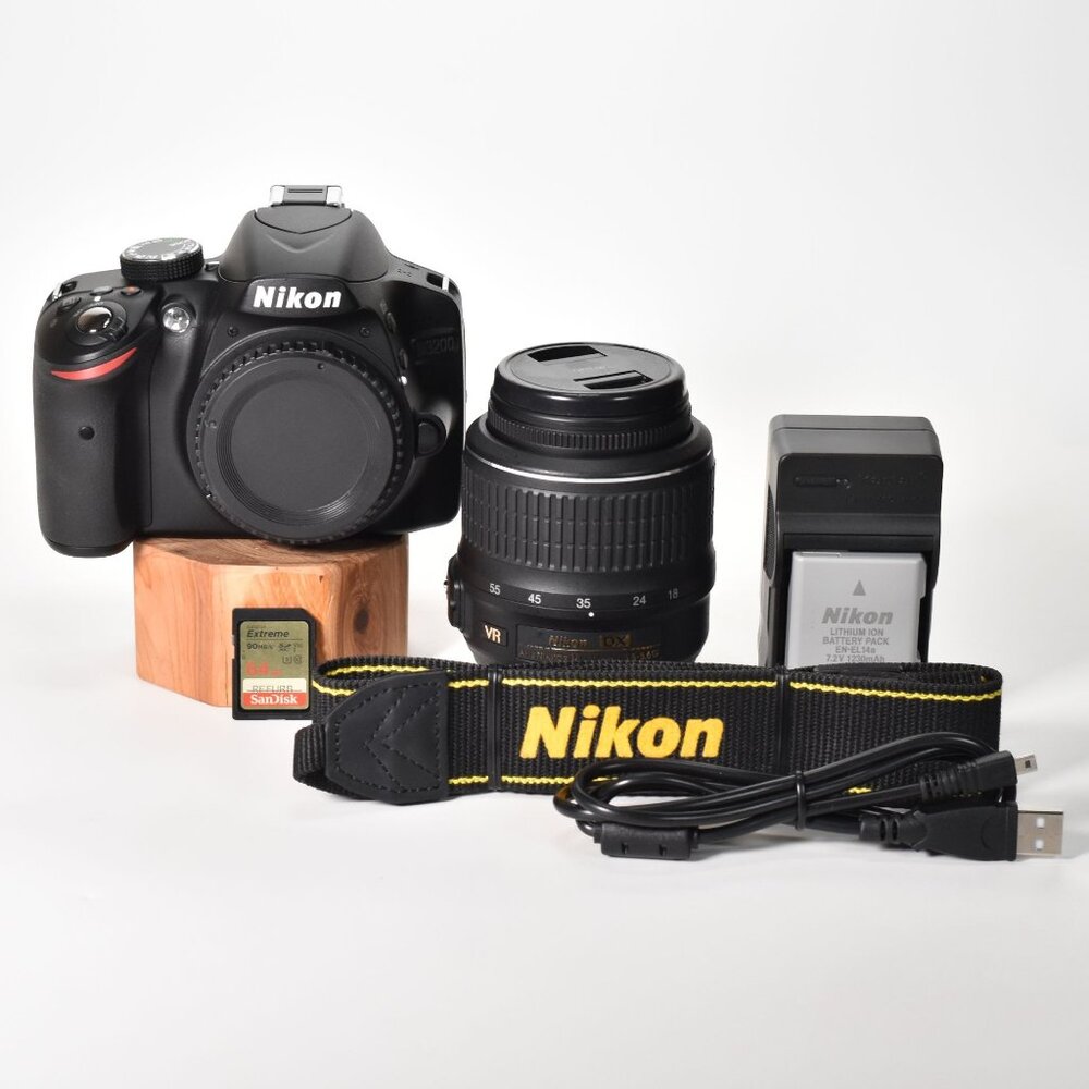 Nikon D3200 DSLR Camera 24.2MP w/ 18-55mm VR II Lens 1509 Clicks 64GB MINT